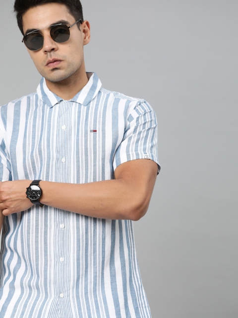 

Tommy Hilfiger Men Blue & White Regular Fit Striped Casual Shirt