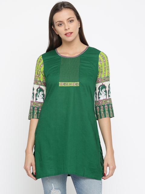 

Aurelia Green Kurta with Printed Detail