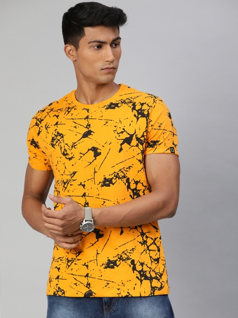 

Urbano Fashion Men Mustard Yellow & Black Slim Fit Printed Round Neck T-shirt