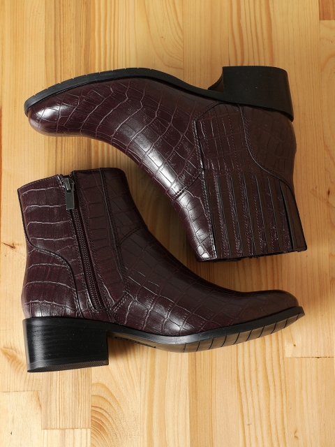 

Mode by Red Tape Women Burgundy Textured Heeled Boots