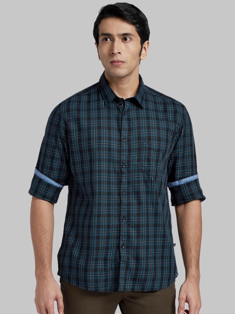 

Parx Men Blue Regular Fit Checked Casual Shirt