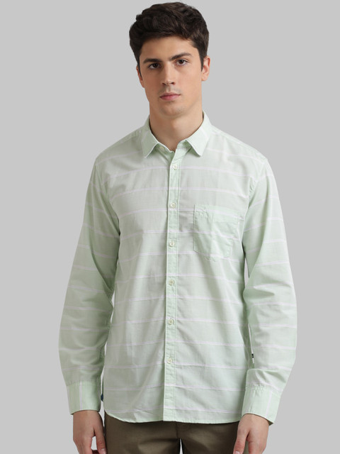 

Parx Men Green & White Regular Fit Striped Casual Shirt