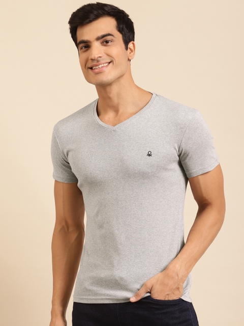 

United Colors of Benetton Men Grey Melange Pure Cotton Solid V-Neck T-shirt