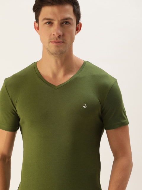 

United Colors of Benetton Men Olive Green V-Neck T-shirt