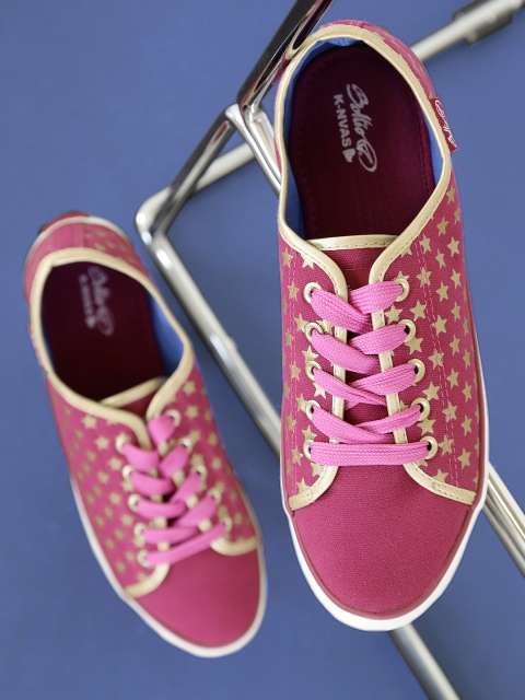 

Boltio Women Pink Printed Sneakers
