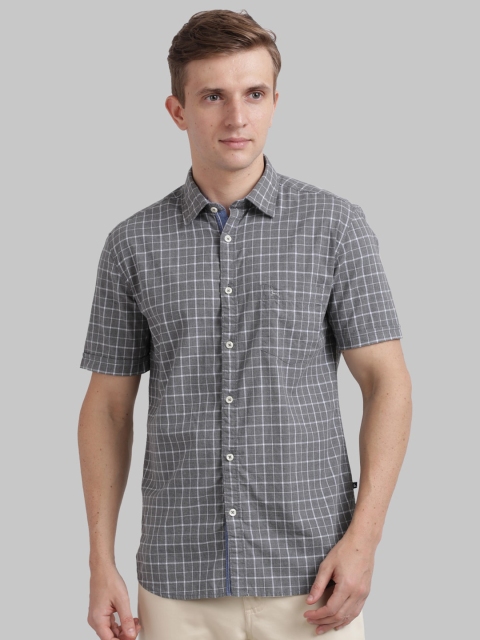 

Parx Men Grey & White Regular Fit Checked Casual Shirt