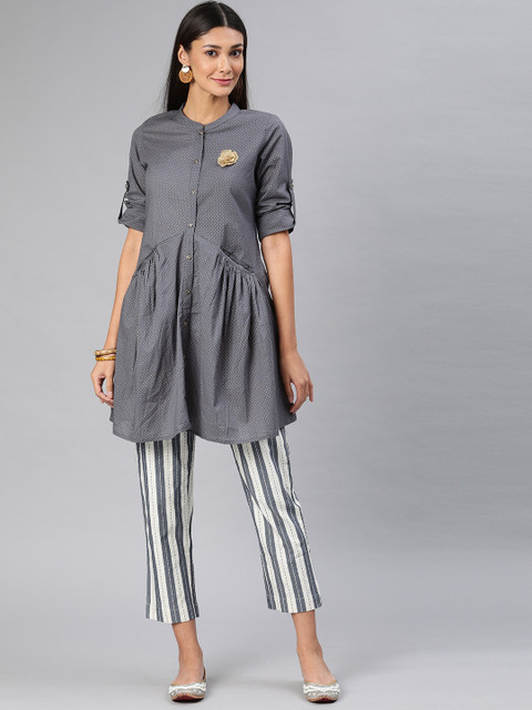 

AHIKA Women Grey & White Solid Kurta with Pyjamas