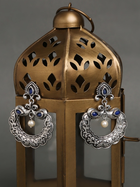 

OOMPH Blue & Silver-Toned Oxidised Paisley Shaped Chandbalis