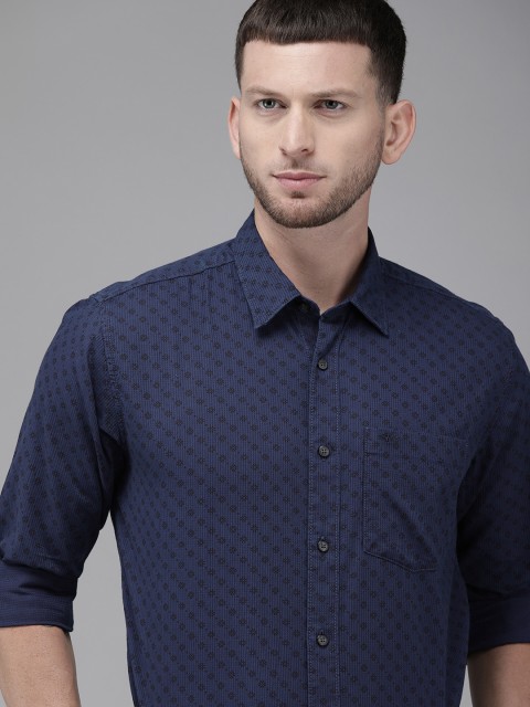 

Park Avenue Men Navy Blue & Black Slim Fit Printed Casual Shirt