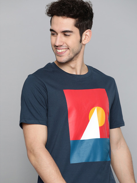 

Mast & Harbour Men Navy Blue & Red Pure Cotton Printed Round Neck T-shirt