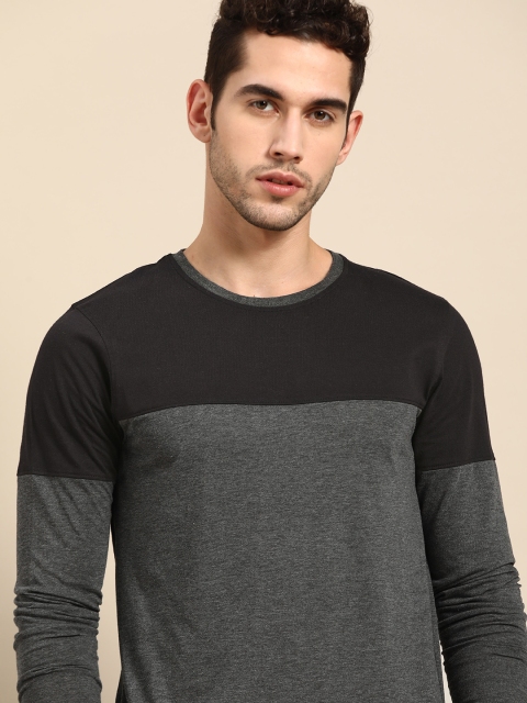 

ether Men Charcoal Grey & Black Colourblocked Round Neck T-shirt