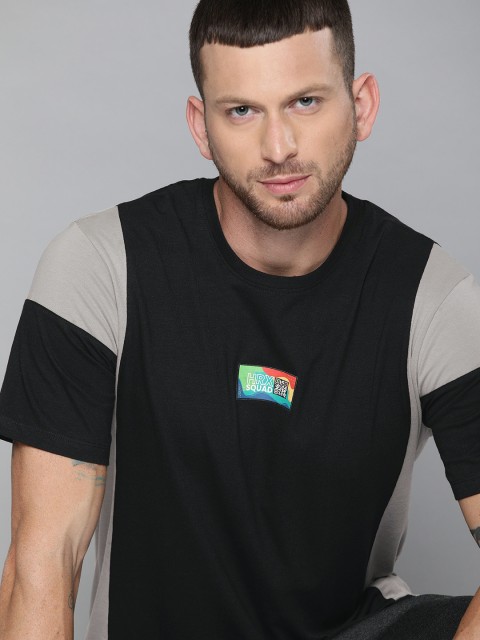 

HRX By Hrithik Roshan Men Jet Black , Wet Weather Colourblock Bio-Wash Lifestyle Tshirt