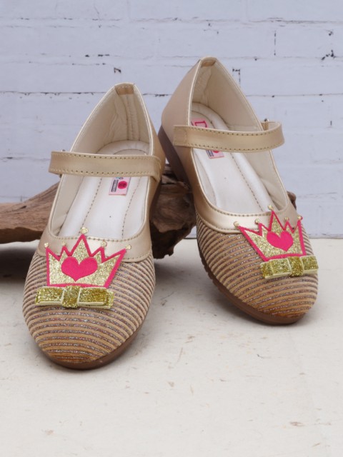 

DChica Girls Gold-Toned Striped Ballerinas