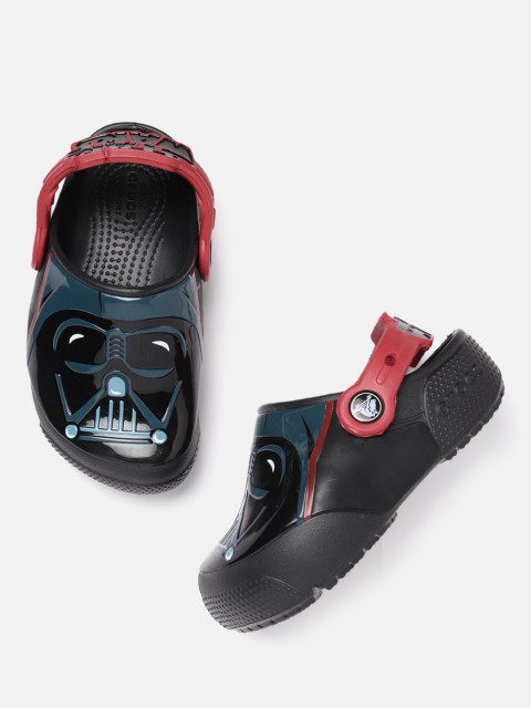 

Crocs Boys Black & Blue Darth Vader Print Star Wars Edition Clogs