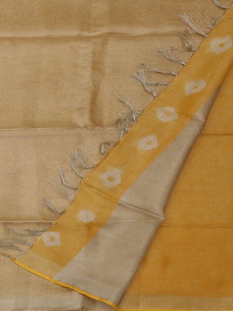 

Pothys Cream-Coloured Checked Linen Saree