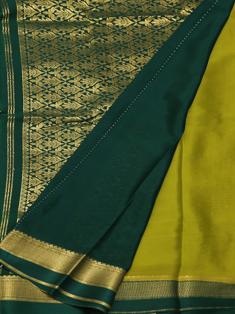 

Pothys Green & Gold-Toned Poly Crepe Woven Design Saree