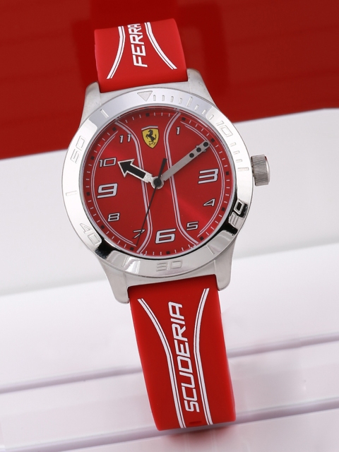 

SCUDERIA FERRARI Men Red Analogue Watch