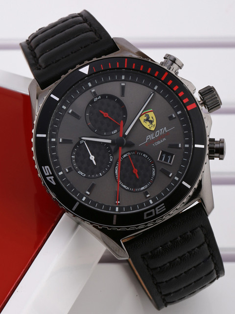 

SCUDERIA FERRARI Men Grey Analogue Watch 0830773