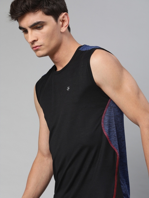 

WROGN ACTIVE Men Black Solid Round Neck T-shirt