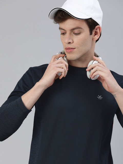 

WROGN ACTIVE Men Navy Blue Solid Round Neck T-shirt