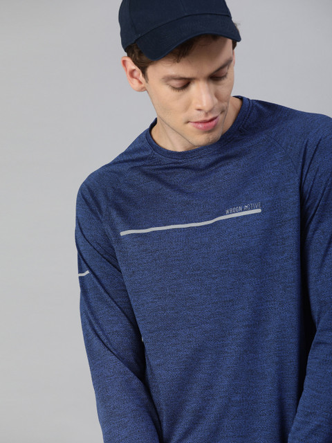 

WROGN ACTIVE Men Navy Blue Solid Round Neck T-shirt with Striped Detail