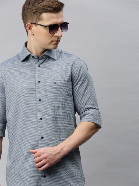 

Tommy Hilfiger Men Navy Blue Regular Fit Self Design Semiformal Shirt