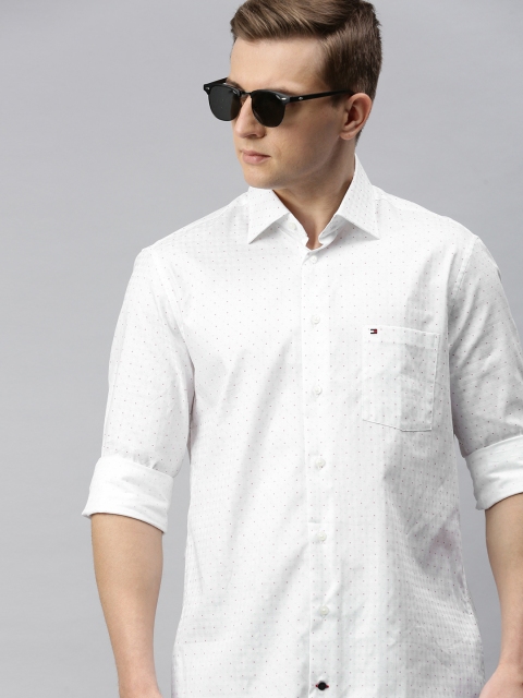 

Tommy Hilfiger Men White Regular Fit Solid Semiformal Shirt