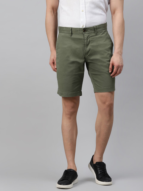 

Tommy Hilfiger Men Olive Mid-Rise Regular Shorts