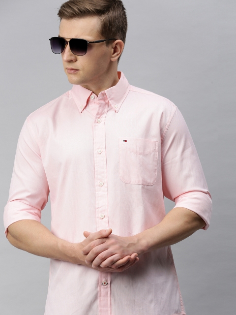 

Tommy Hilfiger Men Pink Regular Fit Solid Casual Shirt