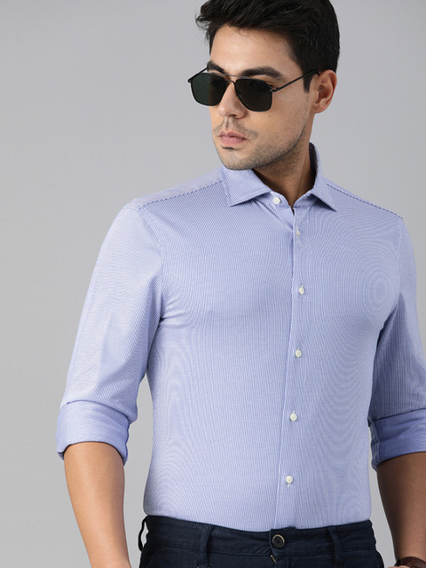 

Tommy Hilfiger Men Blue Tailored Fit Striped Semiformal Shirt