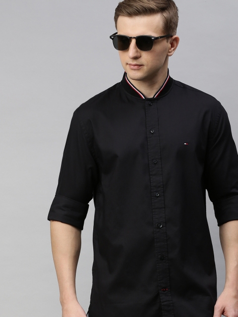 

Tommy Hilfiger Men Black Regular Fit Solid Casual Shirt