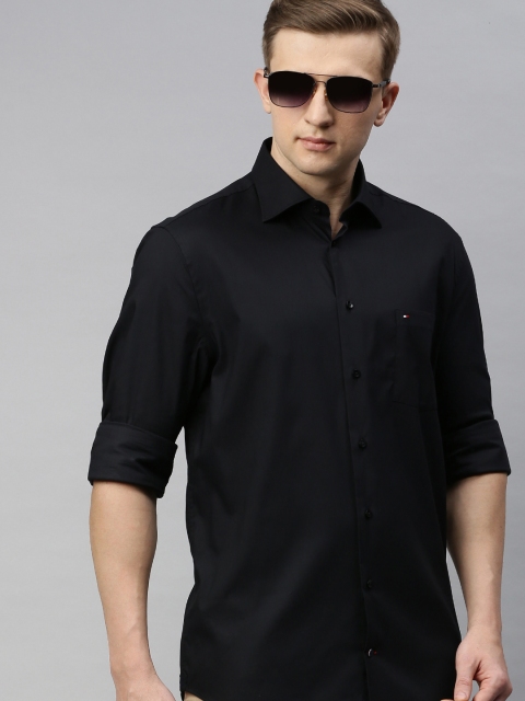 

Tommy Hilfiger Men Black Slim Fit Solid Casual Shirt