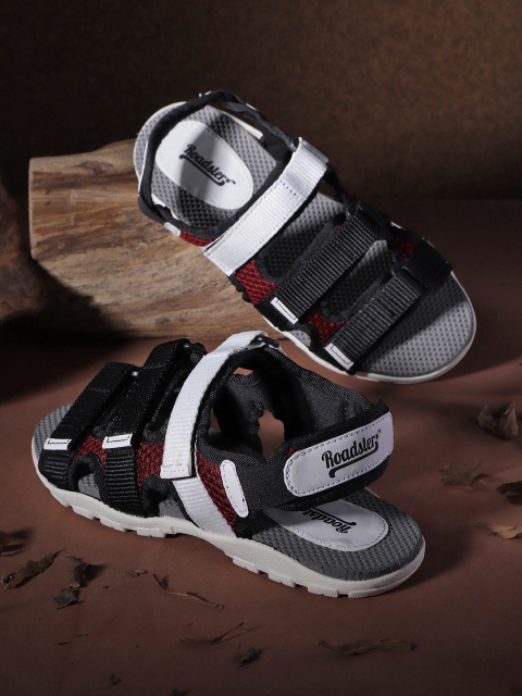 

The Roadster Lifestyle Co Women Black & White Colourblocked Sports Sandals