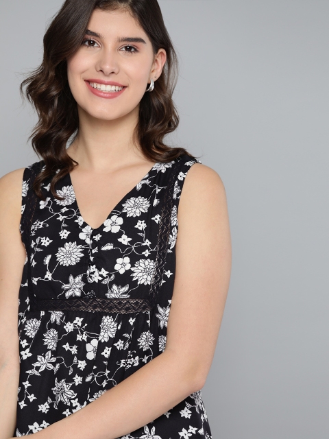 

Mast & Harbour Black & White Floral Printed Empire Top