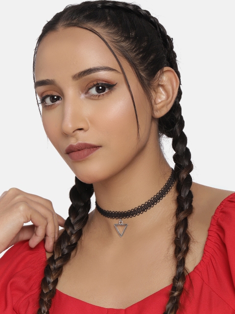 

DressBerry Black Triangular Charm Choker Necklace