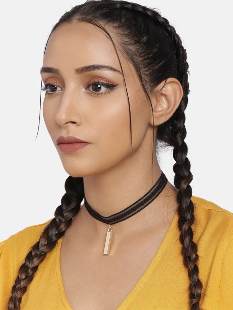 

DressBerry Black Rectangular-Shaped Charm Choker Necklace