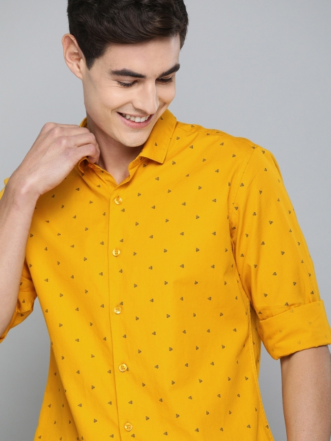 

Mast & Harbour Men Yellow & Black Regular Fit Printed Casual Shirt