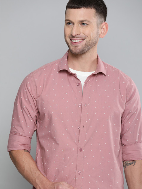 

Mast & Harbour Men Pink & White Regular Fit Printed Casual Shirt