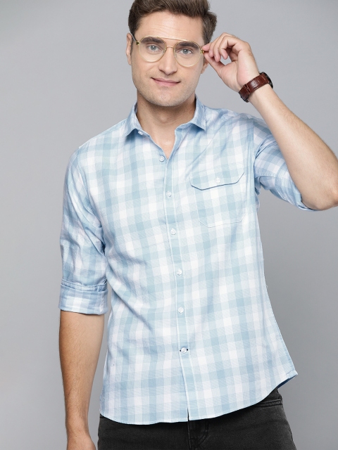 

Mast & Harbour Men White & Blue Regular Fit Checked Casual Shirt