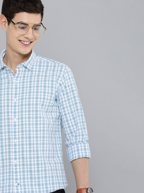 

Mast & Harbour Men White & Blue Regular Fit Checked Casual Shirt