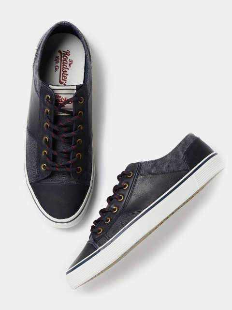 

Roadster Men Navy Sneakers, Black