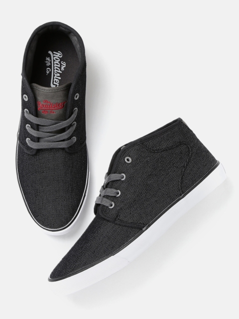 

Roadster Men Black Sneakers