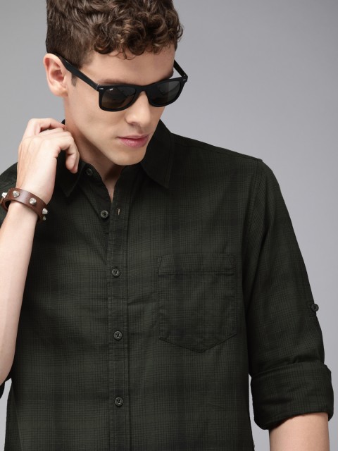 

Roadster Men Olive Green & Black Regular Fit Checked Casual Shirt