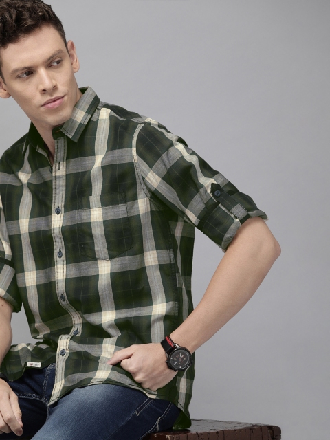 

Roadster Men Olive Green & Beige Regular Fit Checked Pure Cotton Casual Shirt