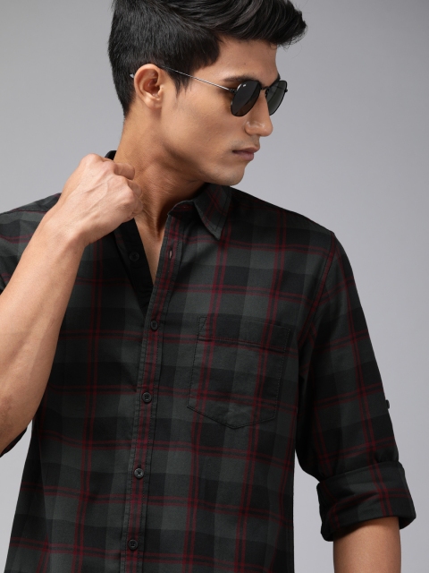 

Roadster Men Black & Charcoal Grey Regular Fit Checked Casual Shirt