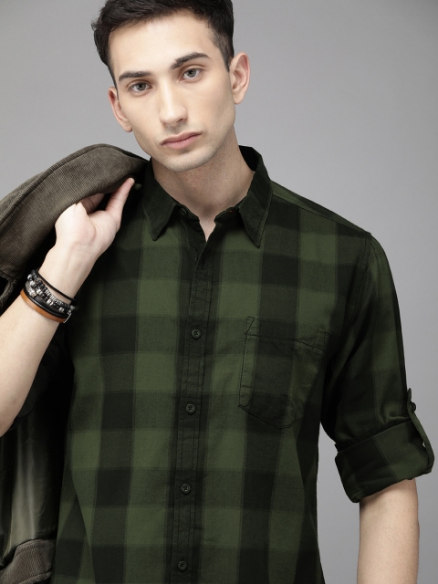 

Roadster Men Olive Green & Black Regular Fit Checked Casual Shirt