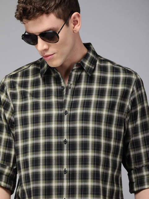 

Roadster Men Black & Olive Green Regular Fit Checked Casual Shirt
