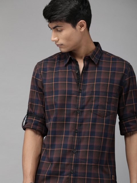 

Roadster Men Navy Blue & Orange Regular Fit Checked Casual Shirt