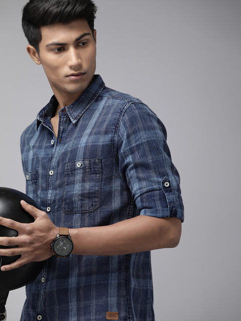 

Roadster Men Blue Regular Fit Checked Casual Denim Shirt