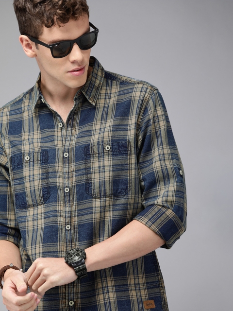 

Roadster Men Navy Blue & Olive Green Regular Fit Checked Casual Shirt